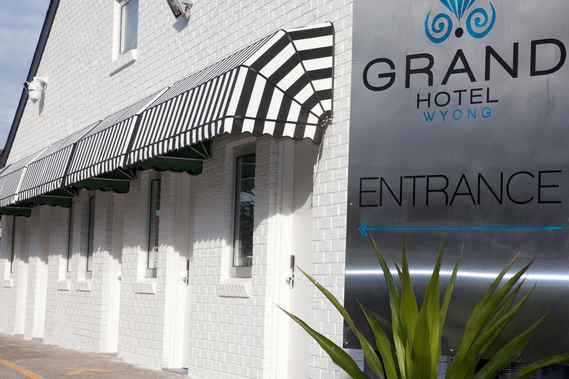 Grand Hotel And Studios วายอง ภายนอก รูปภาพ